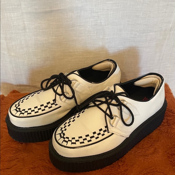White and Black Creeper Shoes women’s size 6 demonia brand - Picture 1 of 7